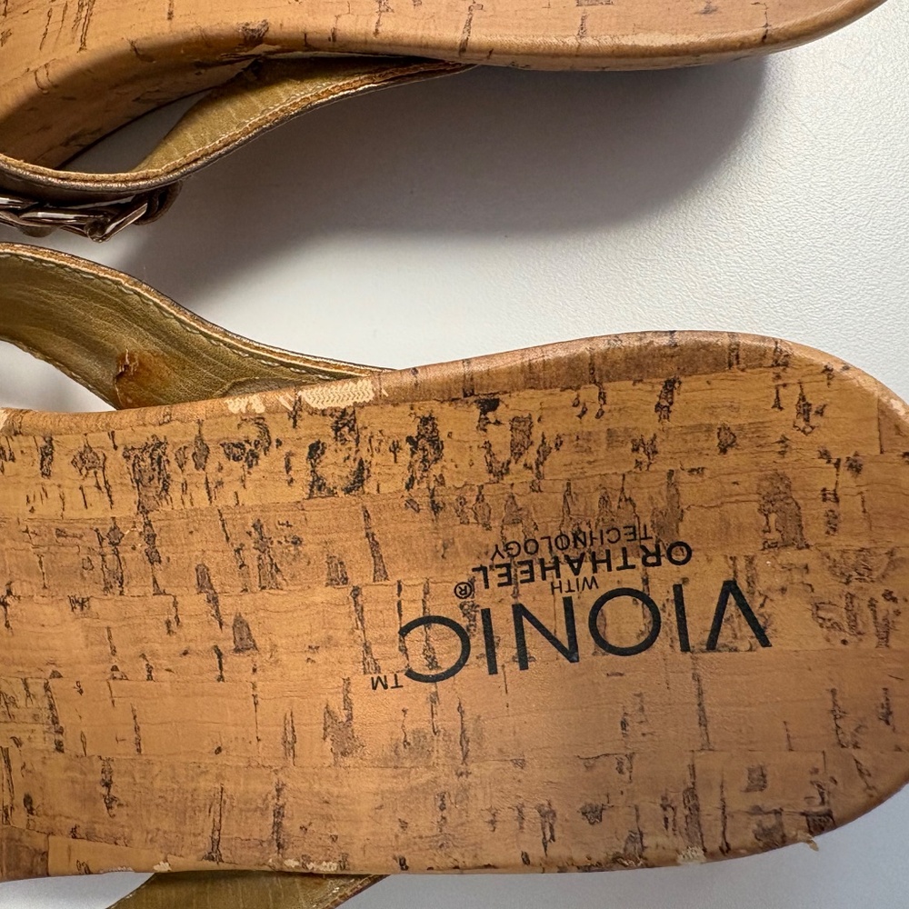 Vionic Orthaheel Bronze Flip Flop Wedge Sandals Cork Sz 7 - Picture 4 of 6